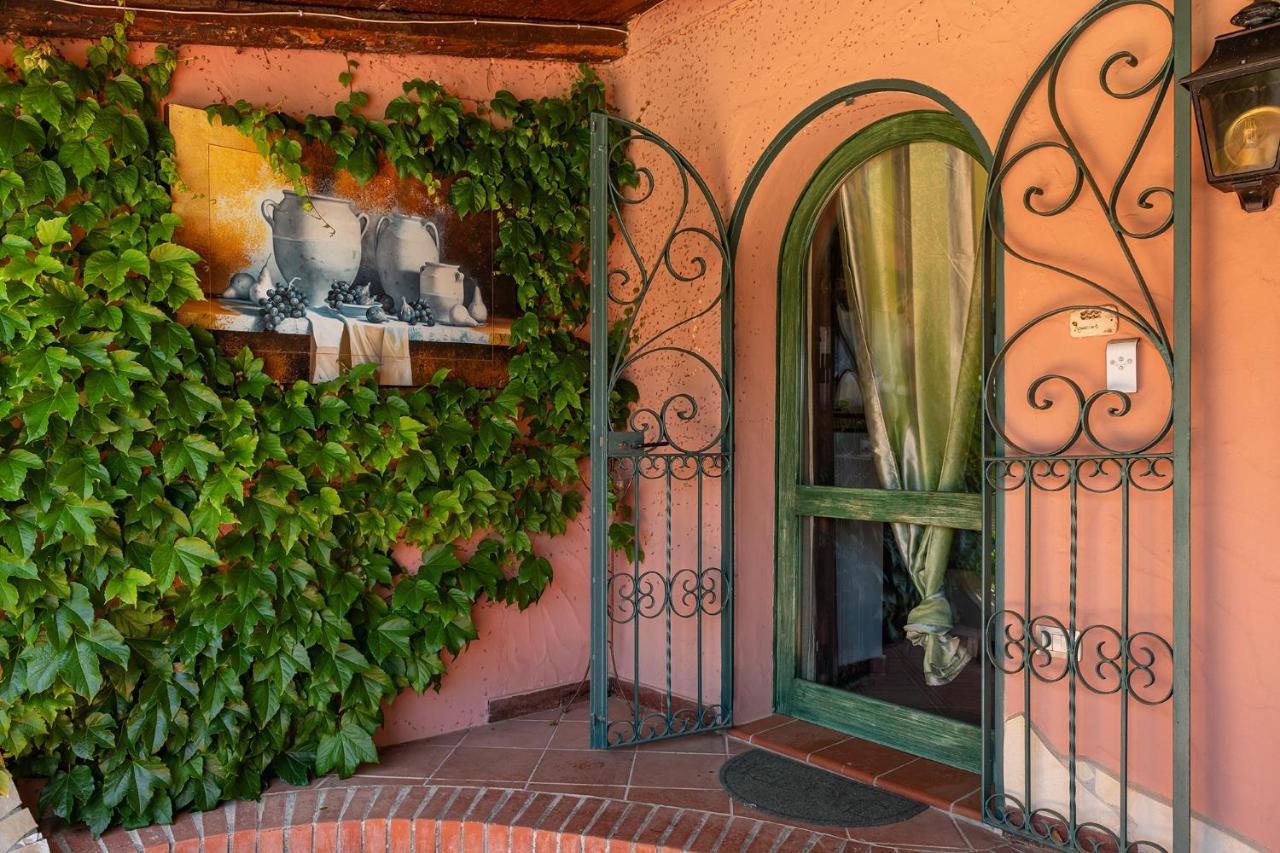 Guest House Villa Verde - Short Term Room Rentals Torre delle Stelle Exterior foto